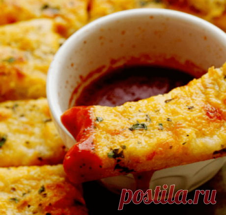 Homemade Garlic Cheese Breadsticks Recipe - Grandbaby Cakes If you go to your local pizzeria and order the garlic cheese breadsticks, then you will adore making this cheese breadsticks recipe way better at home!