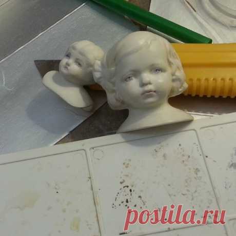ksenja  kTv в Instagram: «#разразраз... #проба #роспись #чтоувасслицом #happyday #mothersday #family #dolls #dollmasters #artlife #happylife #love #liveinlove…» 10 отметок «Нравится», 1 комментариев — ksenja  kTv (@ksenja.ktv) в Instagram: «#разразраз... #проба #роспись #чтоувасслицом #happyday #mothersday #family #dolls #dollmasters…»