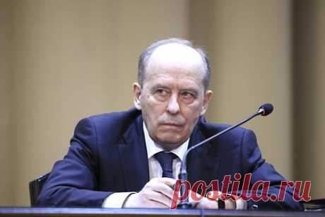 Глава ФСБ назвал меру по защите россиян от вербовки через интернет. Директор ФСБ, председатель Национального антитеррористического комитета Александр Бортников заявил о необходимости усиления защиты информационного пространства России с целью предотвращения вербовки ее граждан со стороны украинских и западных спецслужб. Правоохранительные органы ежедневно пресекают факты вербовки.