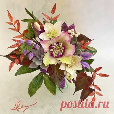 A spray created using the Hellebores as focal flowers - combined with other flowers and foliage from my various online classes. I have always enjoyed creating bouquets and arrangements of flowers.  #sugarflowers #coldporcelainflowers #authorsofinstagram