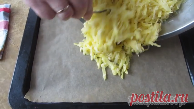 Картофельный рулет с мясом и сыром