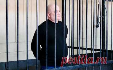Жителя Новосибирска приговорили к 12 годам за поджог цистерны. Новосибирский областной суд приговорил Дмитрия Гурулева (внесен в список экстремистов и террористов Росфинмониторинга) к 12 годам лишения свободы и штрафу 300 тыс.