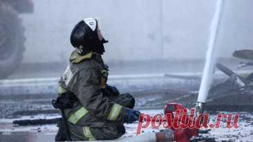 Площадь пожара в торгово-офисном здании в Москве увеличилась