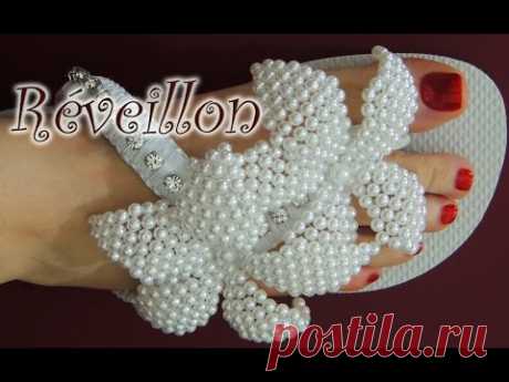 Chinelo decorado - flor de pérolas, strass e macramê