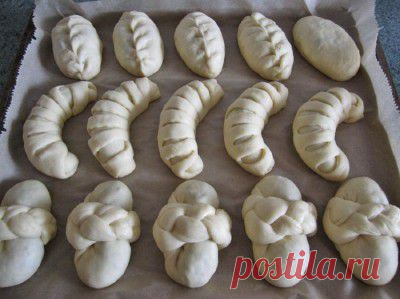 Пирожки разных видов формовки с рисово-мясной начинкой : Выпечка несладкая