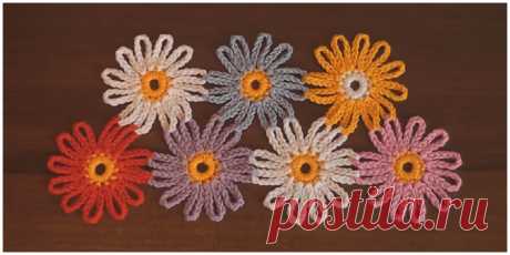 Easy Crochet Flower Tutorials - Learn to Crochet - Crochet Kingdom These Easy Crochet Flower Tutorials are suitable for advanced beginners. Learn how to crochet a flower today with these stunning designs. Enjoy !