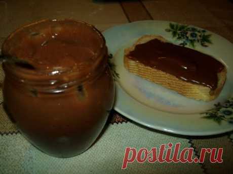 Нутелла за 5 минут /Nutella for 5 minutesНутелла готовится- жиг,жиг  и готово! Вкус волшебный.
ПРОДУКТЫ
молоко теплое...   150 мл
масло растительное..350 мл
сахарная пудра.......... 0,5 ст
(стакан   250 мл)
какао порошок..........3 ст.л
молоко сухое.............3 ст.л
орехи(по желанию)..0,5 ст.
(я брала грецкие)
ванилин......на кончике ч.л
или ван.сахар            2 пак.
соль..........чуточку