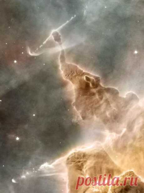 Dust Pillar of the Carina Nebula    Credit: NASA, ESA, N. Smith (U. California, Berkeley) et al., and The Hubble Heritage Team (STScI/AURA
