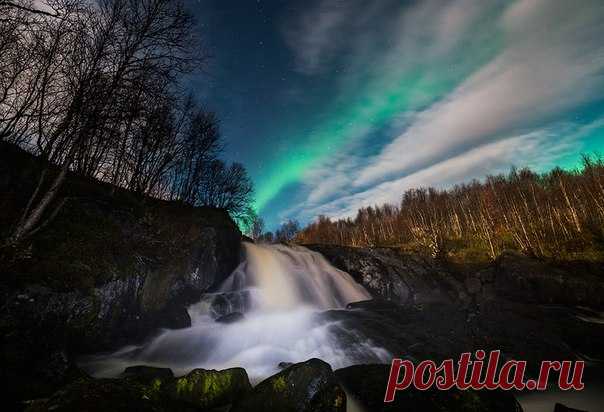 Водопад на реке Лавна, Мурманская область. Автор фото — Виталий Новиков: nat-geo.ru/photo/user/40200/ Добрых снов!