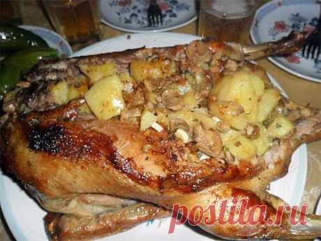 Фаршированная утка с грибами и картофелем » Рецептико