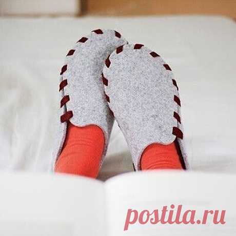 Фетровые тапочки, которые легко сделать своими руками 
для любителей рукоделия