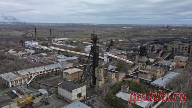 В Караганде нашли тело последнего пропавшего шахтера. Глава МЧС Казахстана Сырым Шарипханов на заседании правительства страны заявил, что спасатели нашли тело последнего пропавшего шахтера на шахте имени Костенко, принадлежащей компании "АрселорМиттал Темиртау", сообщает ТАСС. Он ...