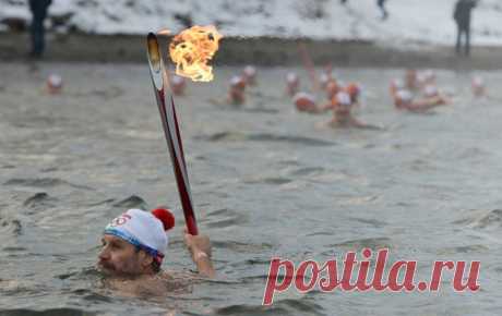 25 Olympic Torch Relay Photos That Prove Russians Are Total Badasses - PolicyMic