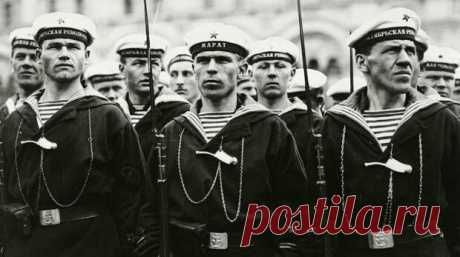 «Садись, двойка!». Революция 1917 года: кто сверг царя? И как все было на самом деле? - Позитив для оптимистов - медиаплатформа МирТесен Татьяна Трофимова Продолжая рубрику «Такого в школе не расскажут», хочу поговорить с вами о событиях 1917 года, с которых и начались глобальные изменения в нашей с вами стране. А что мы знаем о революции? Скажу честно, читая первоисточники о Великой Октябрьской социалистической революции мне было