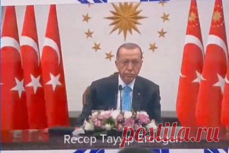 Эрдоган появился в прямом эфире после болезни. Президент Турции Реджеп Тайип Эрдоган впервые после болезни появился в прямом эфире на АЭС «Аккую». Он констатировал, что Турция «присоединяется к клубу стран с атомной энергетикой, хоть и с задержкой в 60 лет». Эрдоган почувствовал себя плохо во время прямого эфира 25 апреля, когда давал интервью местным каналам.