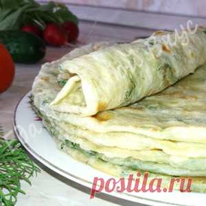 Слоеные Лепешки с зеленью на сковороде, тонкие и очень вкусные. рецепт с фото