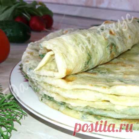 Слоеные Лепешки с зеленью на сковороде, тонкие и очень вкусные. рецепт с фото