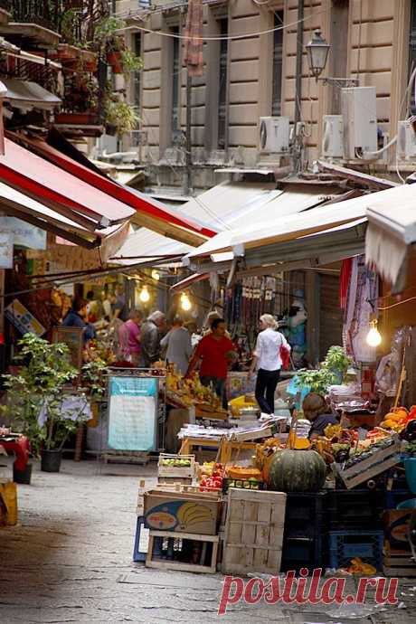 Outdoor market in Palermo, Sicily. | Honeymoon Ideas
