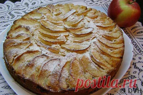 Пирог с яблоками и сливами - готовится он очень просто, а съедается очень быстро - потому что вкусно безумно!
