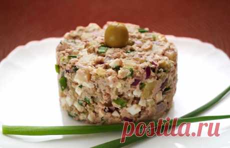 Три очень простых, оригинальных салата, а главное - вкусных. Проверено годами, они нравятся всем и съедаются первыми | ТРИ ПОКОЛЕНИЯ | Яндекс Дзен