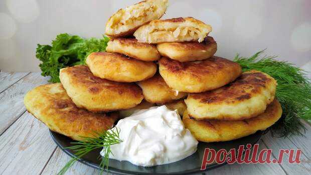 Картофельные пирожки с капустой на сковороде (можно запечь), мои фирменные! - Будет вкусно - 23 июля - 43095095627 - Медиаплатформа МирТесен Сегодня делюсь своим фирменным рецептом картофельных пирожков с капустой, которые можно жарить на сковороде, а можно запечь в духовке. Уверена, что пирожков нежнее вы не пробовали! Сверху хрустящая корочка, а внутри нежное картофельное тесто и начинка из квашеной капусты. Готовятся очень просто, не - 23 июля - 43095095627 - Медиаплатформа МирТесен