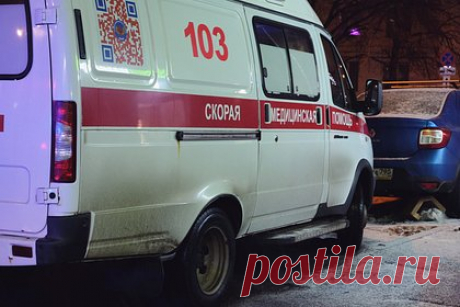 Российской школьнице оторвало кисти рук взрывом зарядки от телефона. В Иркутской области зарядное устройство от телефона взорвалось в руках у школьницы. Девочка потеряла кисти обеих рук, пишет Telegram-канал «112». По его данным, девочка играла в онлайн-игру на телефоне, когда он заряжался. В это время мать смотрела телевизор с тремя детьми.