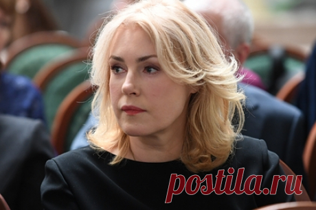 Шукшина поддержала высказывание Михалкова о бессмысленности «Оскара». Актриса Мария Шукшина поддержала высказывание режиссера Никиты Михалкова о том, что выдвигать российские фильмы на премию «Оскар» бессмысленно. По мнению артистки, России пришлось бы отказаться от национальной патриотической концепции и соответствовать западным ценностям.