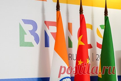 Рябков предложил отложить вопрос с расширением БРИКС. Обсуждение вопроса о расширении БРИКС нужно отложить до саммита объединения в Казани. Об этом рассказал замглавы МИД России, шерпа РФ в БРИКС Сергей Рябков, пишет ТАСС. По его словам, двукратное увеличение количества членов, которое произошло с 1 января 2024 года, стало «беспрецедентным событием».