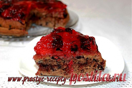 Вкусный постный пирог с ягодами в мультиварке