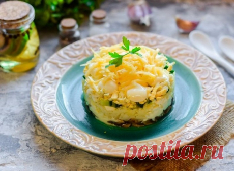 ​Салат с сыром, грибами и картофелем
