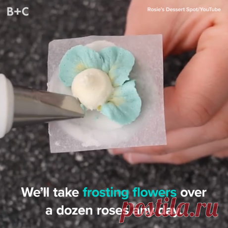 Frosting flowers are SO memorizing.