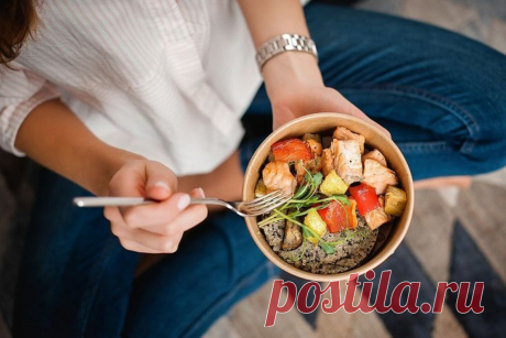Чтобы не болеть: продукты и рецепты для поддержания иммунитета. Чтобы не болеть: продукты и рецепты для поддержания иммунитетаОсень не самое легкое время для организма. Холодная погода, короткий световой день ослабляют наш иммунитет, делают более уязвимыми к болезням и стрессу. Чтобы быть в тонусе и форме, важно правильно питаться. Или как минимум следить за тем, что вы едите, из чего приготовлена пища.Читать далее...