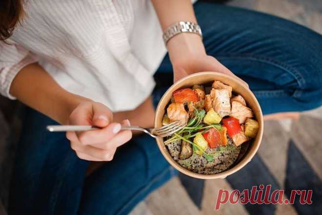 Чтобы не болеть: продукты и рецепты для поддержания иммунитета. Чтобы не болеть: продукты и рецепты для поддержания иммунитетаОсень не самое легкое время для организма. Холодная погода, короткий световой день ослабляют наш иммунитет, делают более уязвимыми к болезням и стрессу. Чтобы быть в тонусе и форме, важно правильно питаться. Или как минимум следить за тем, что вы едите, из чего приготовлена пища.Читать далее...