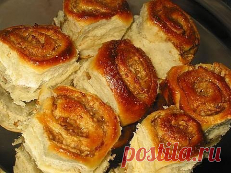 Булочки с яблоком из быстрого теста.