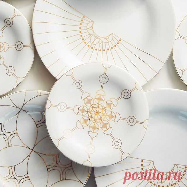 Tebr Tableware
Porcelain with 14 karat gold
To pre-order, email: orders@aljoudlootah.com