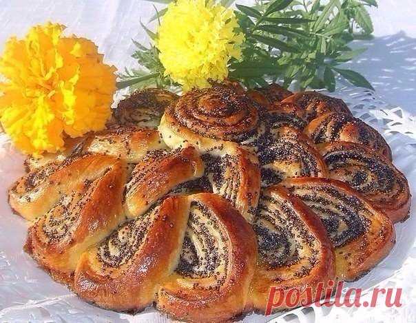 Очень эффектный пирог-рулет с маком, да еще и вкусный!