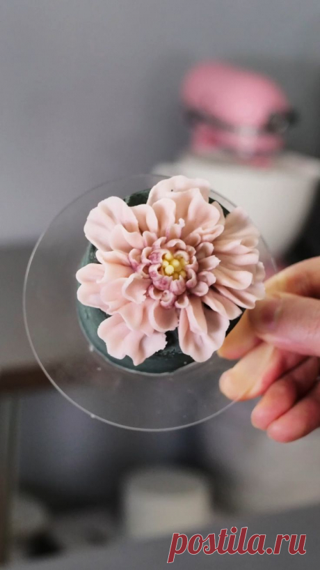 Пин содержит это изображение: The best Video tutorial on cake decoration design tips about flowers.🍰🍰🍰