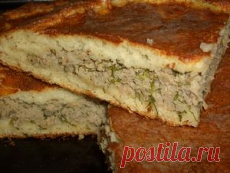 Пирог на тесте с манкой с мясной начинкой.