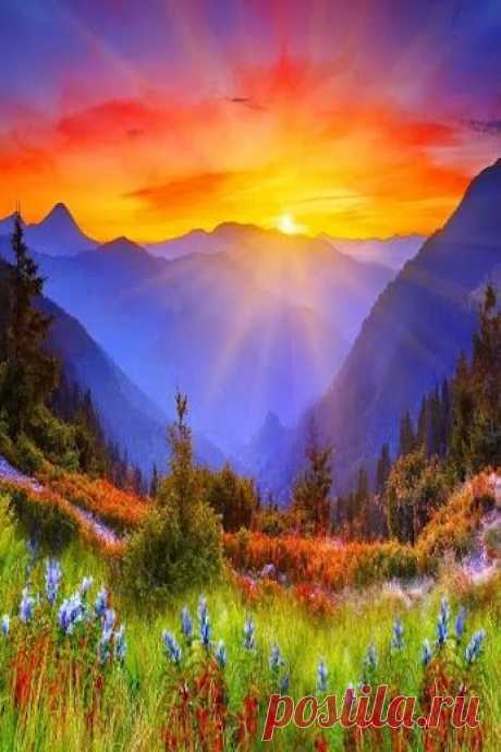 лишь  солнца  луч   едва коснётся вершины  гор,  природа   заиграет   всеми  красками