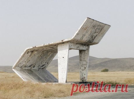 распад и неуважение on Twitter: &quot;Bus stop in Kazakhstan https://t.co/AlXO9SVxiy&quot; / Twitter