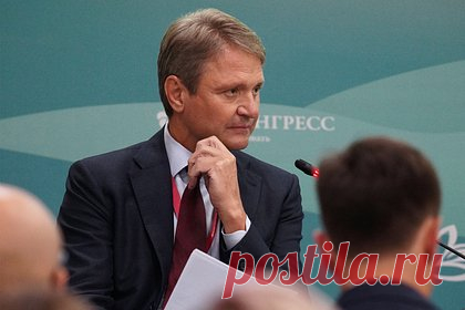 Бывший министр приблизился к статусу крупнейшего землевладельца России. В России закрылась крупнейшая сделка с сельхозземлей с 2017 года. Связанные с Агрокомплексом им. Н. И. Ткачева структуры выкупили у агрохолдинга «Юг Руси» около 200 тысяч гектаров земли. В результате компания может стать крупнейшим владельцем сельхозземель в стране, ее земельный банк вырос до 1,1 миллиона гектаров.