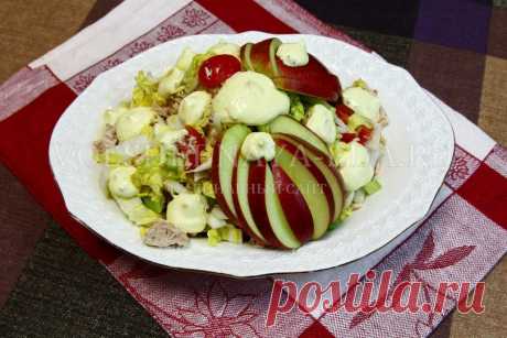 Салат из пекинской капусты с курицей и сельдереем
