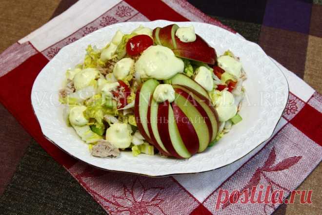 Салат из пекинской капусты с курицей и сельдереем