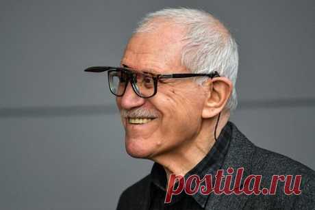 Стало известно об улучшении состояния режиссера Александра Митты. 90-летнего российского режиссера Александра Митту, снявшего фильмы «Таежный роман» и «Экипаж», перевели из реанимации в обычную палату. Об этом сообщил его помощник Геннадий Иванов. «Да-да. Вчера или позавчера [режиссеру] получше было уже», — сказал Иванов. Режиссера экстренно госпитализировали в Москве 12 ноября.