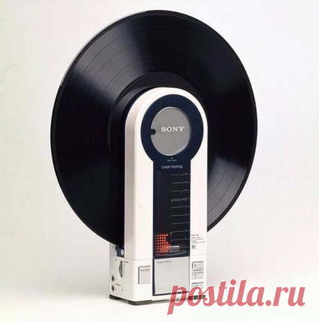 Портативный виниловый проигрыватель 1982 года