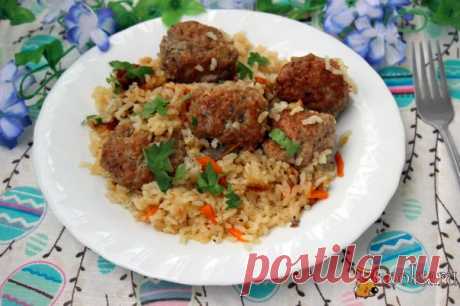 Ароматный рис с тефтелями Вкусное и сытное блюдо из риса и мясного фарша для домашнего ужина или обеда. Готовится очень просто, а результат отличный. Попробуйте!