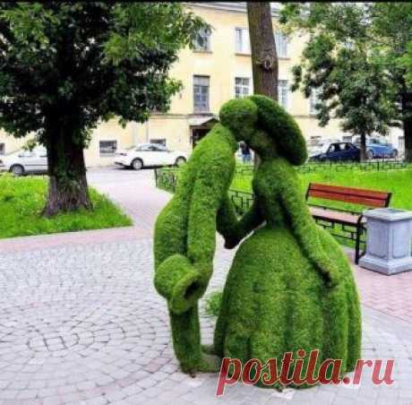 В одном из Питерских дворов... Красота!