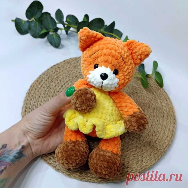 PDF Лисичка крючком. FREE crochet pattern; Аmigurumi animal patterns. Амигуруми схемы и описания на русском. Вязаные игрушки и поделки своими руками #amimore - плюшевая лиса, лисица, лисёнок, лисичка из плюшевой пряжи.