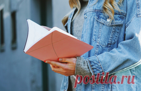 12 крутих книжок для підлітків на весняні канікули - Блог Yakaboo.ua Весняні канікули – це кльова нагода нарешті відіспатися, відігрітися у промінчиках сонця, передивитися всі пропущені серії улюблених серіалів, потусити з друзями й почитати. Але – тільки найкрутіші підліткові книги. У цій підбірці – лише такі! «Народжені бути вільними» Джесс Шаткін (#книголав, 2018, пер. Олена Замойська) Чому підлітки ризикують і як їх захистити від небезпек –...