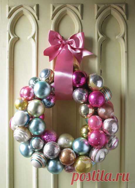 DIY Christmas Wreath From Round Tree Ornaments | Shelterness